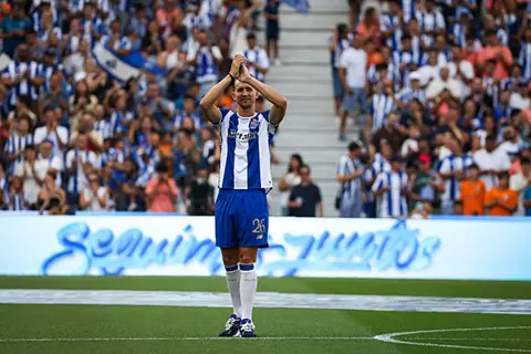 دون علم فابريزيو رومانو.. كواليس انضمام دي يونج إلى بورتو سرا